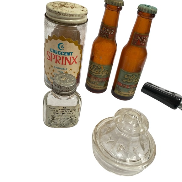 Vintage Junk Drawer Lot Kitchen Items Sprinx Cord Salt Pyrex lid crazy-daisy + - Picture 4 of 16